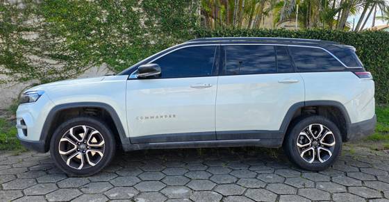 JEEP COMMANDER 2.0 TD380 TURBO DIESEL LIMITED AT9 JEEP COMMANDER 2.0 TD380 TURBO DIESEL LIMITED AT9